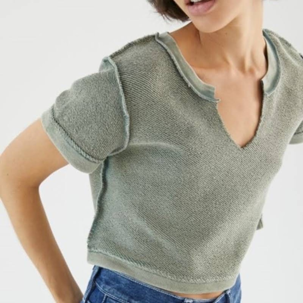 BDG heavy knit crop tshirt